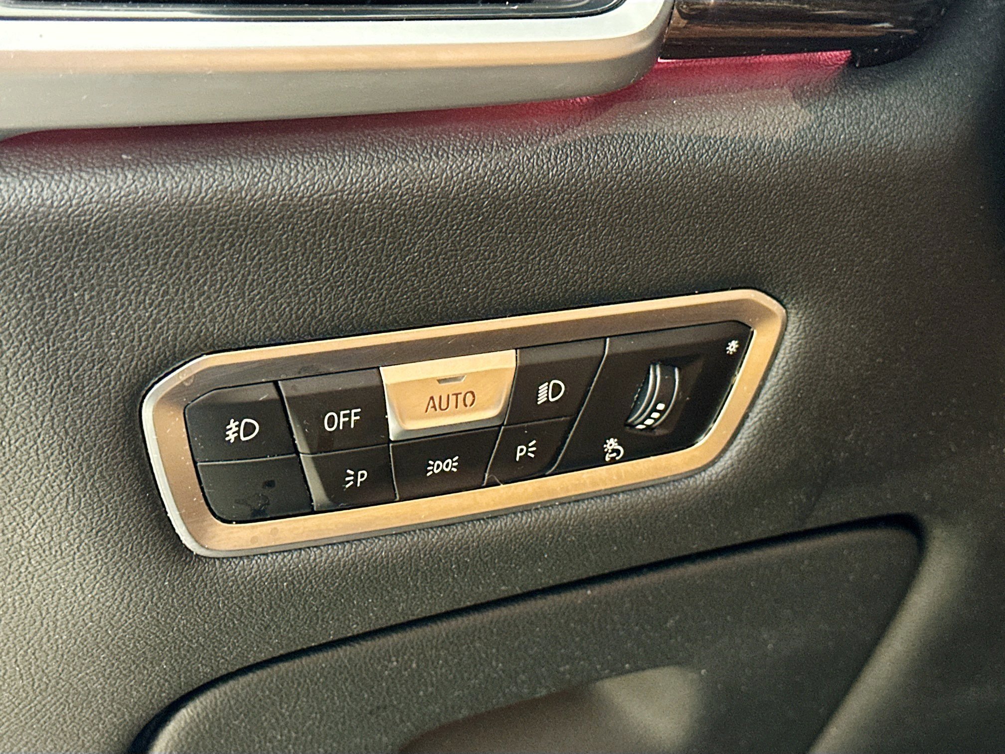 Used 2019 BMW X5 xDrive40i w/ Luxury Seating Package image 10