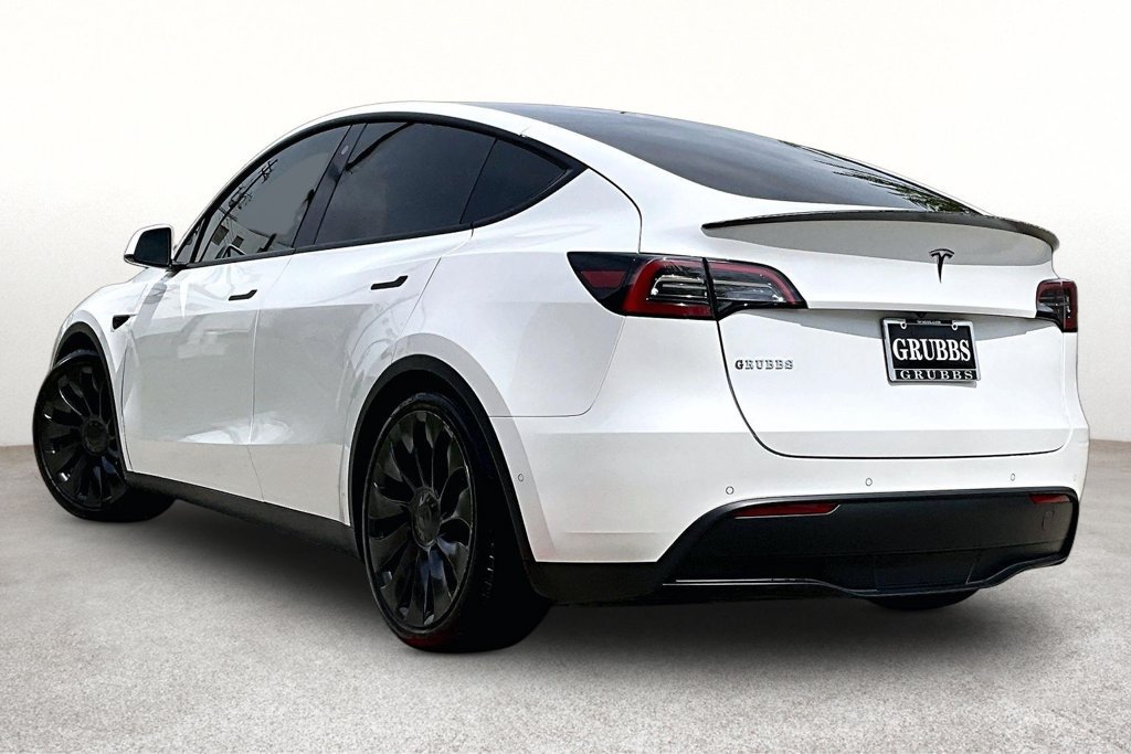 Used 2022 Tesla Model Y Performance AWD/4WD image 16