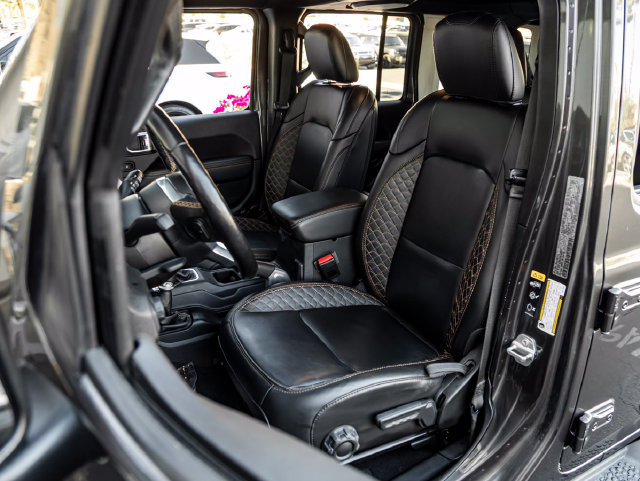 Used 2021 Jeep Wrangler Unlimited Sahara AWD/4WD image 14