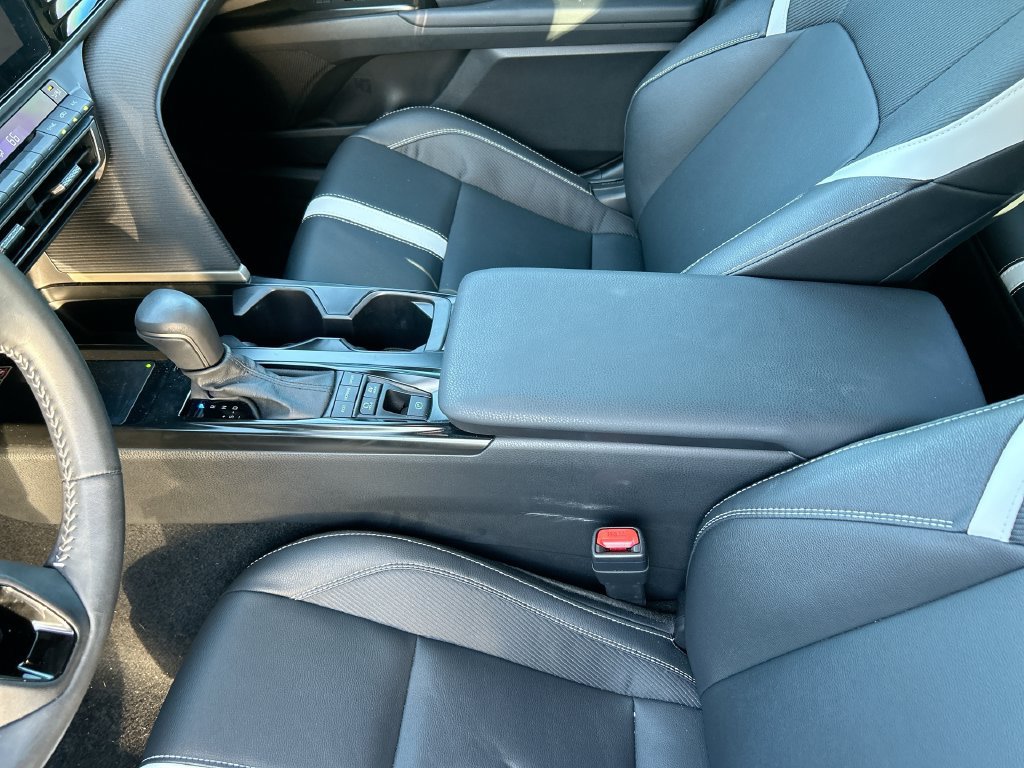 Used 2026 Toyota Camry SE FWD image 29