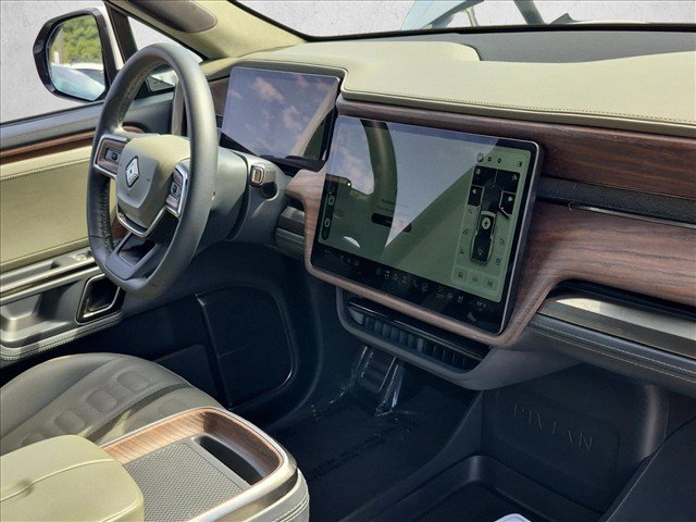 Used 2022 Rivian R1T Adventure AWD/4WD image 24