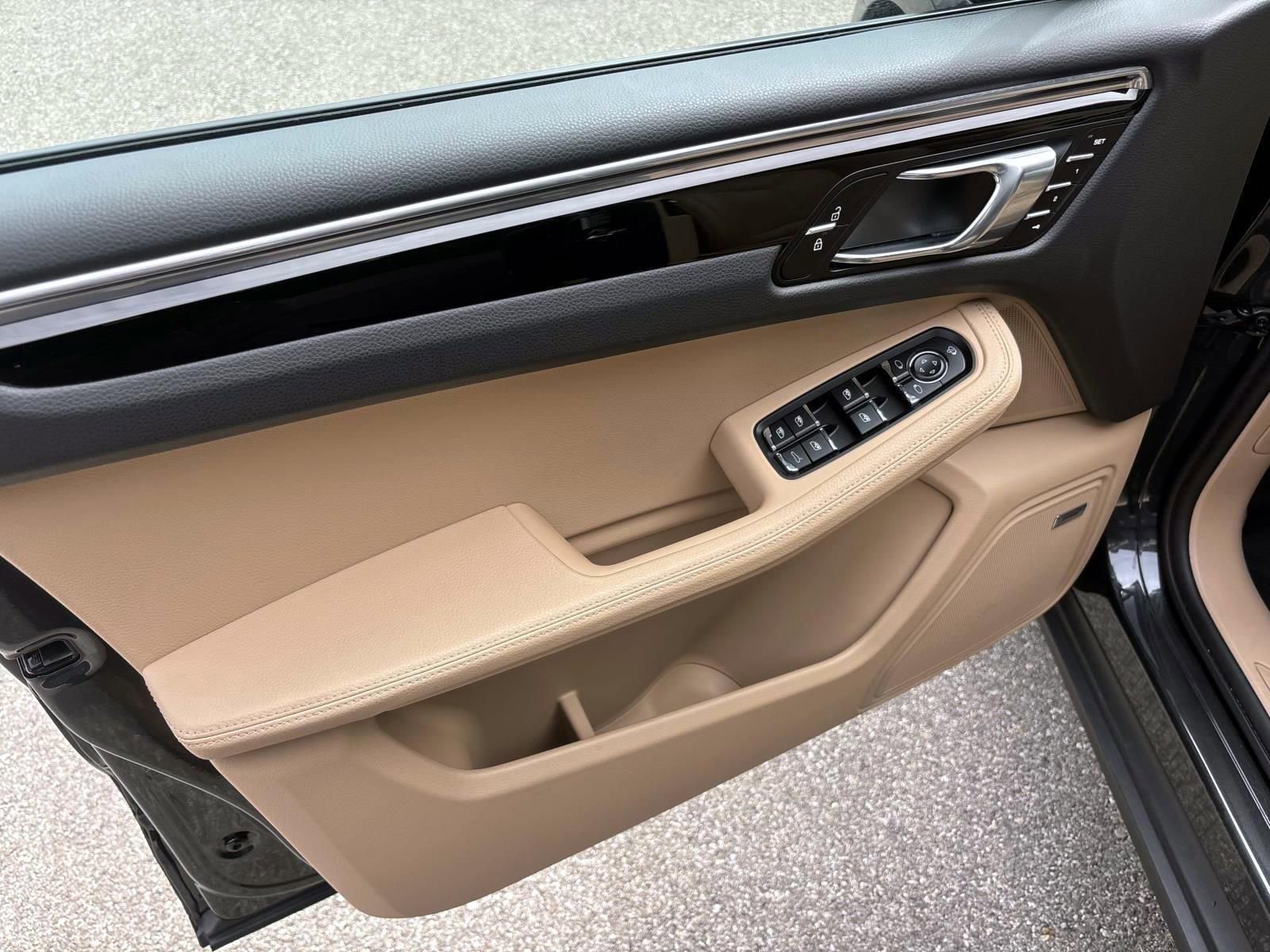 Used 2025 Porsche Macan image 22