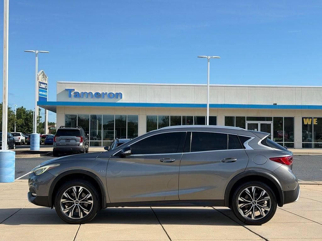 Used 2018 INFINITI QX30 Premium w/ Technology Package AWD/4WD image 8