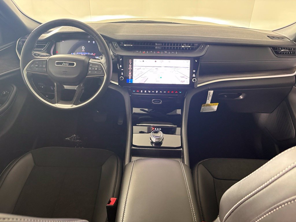 New 2027 Jeep Grand Cherokee Altitude RWD image 41