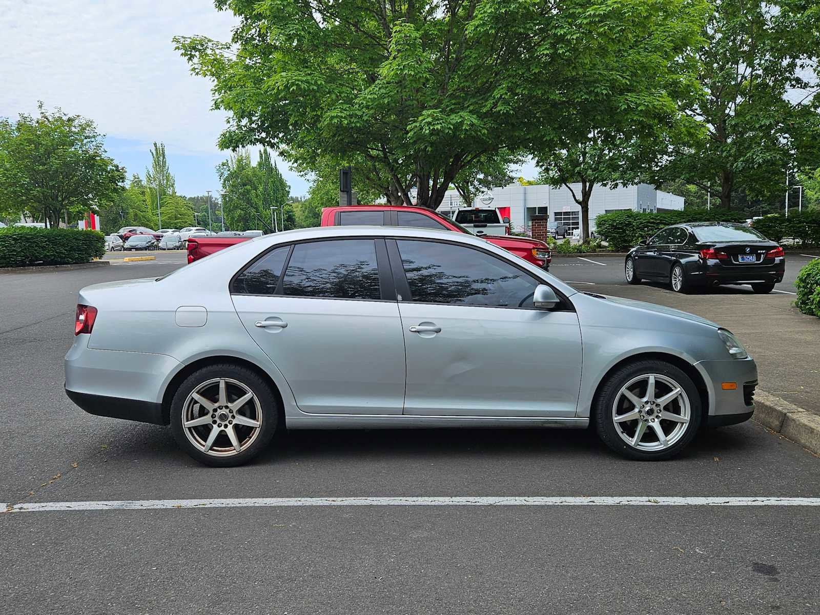 Used 2010 Volkswagen Jetta SE FWD video 2
