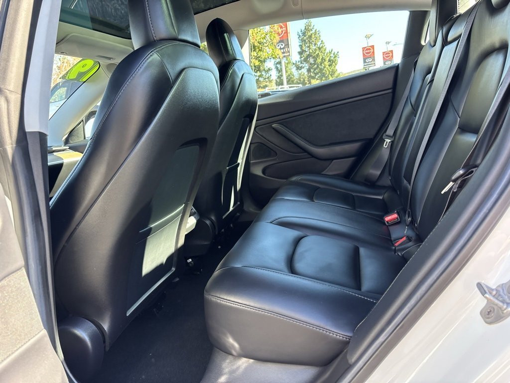 Used 2019 Tesla Model 3 Mid Range image 16
