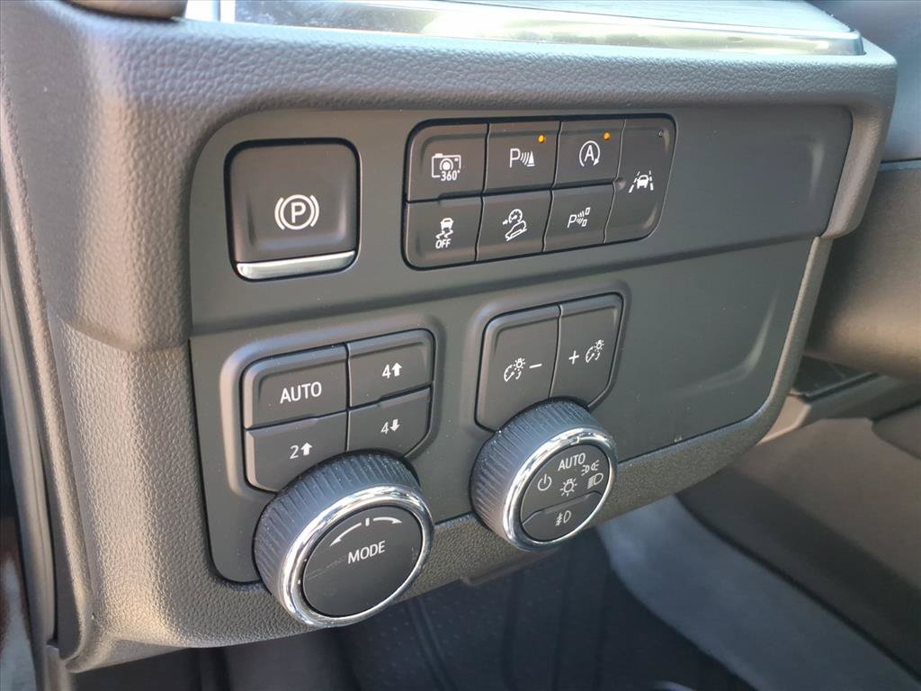 Used 2025 Chevrolet Tahoe Z71 w/ Comfort Package AWD/4WD image 21