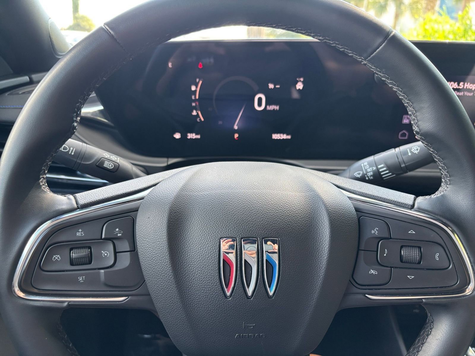 Used 2025 Buick Envista Sport Touring image 28