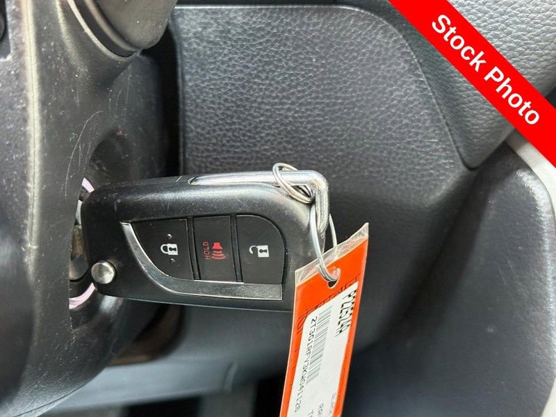 Used 2019 Toyota RAV4 LE AWD/4WD image 30