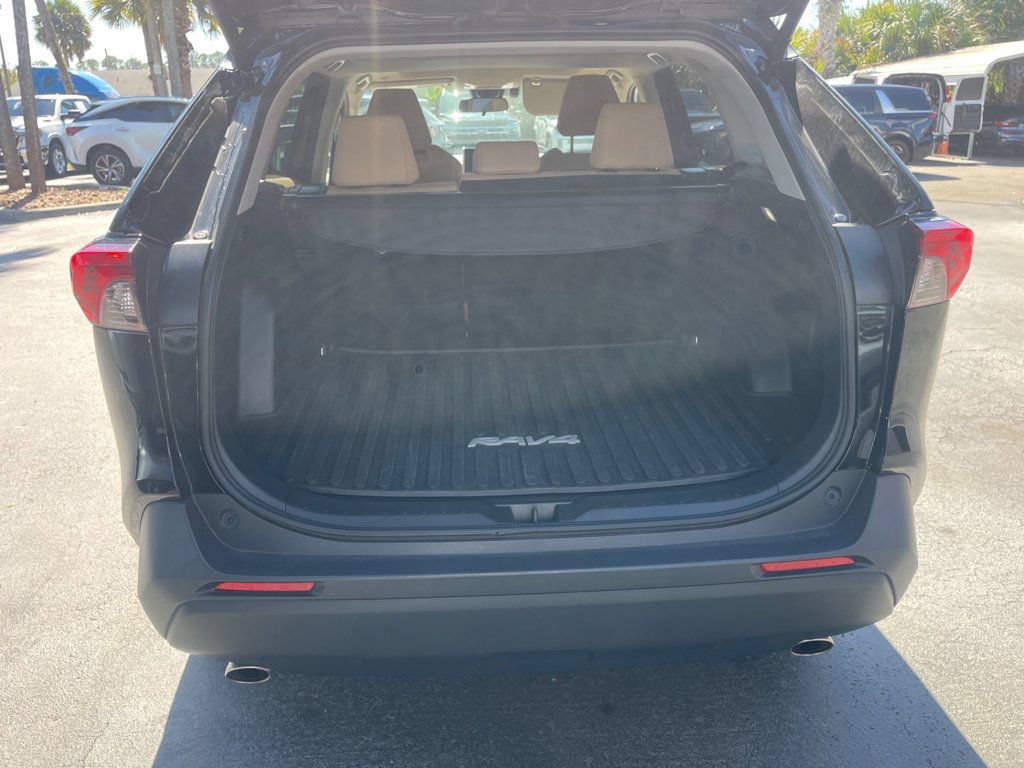 Used 2025 Toyota RAV4 XLE w/ Convenience Package AWD/4WD image 5