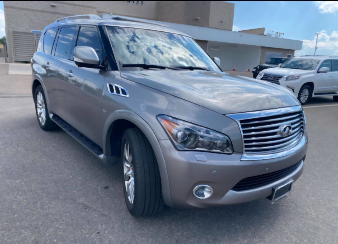 Used 2014 INFINITI QX80 4WD w/ Deluxe Touring Package image 4