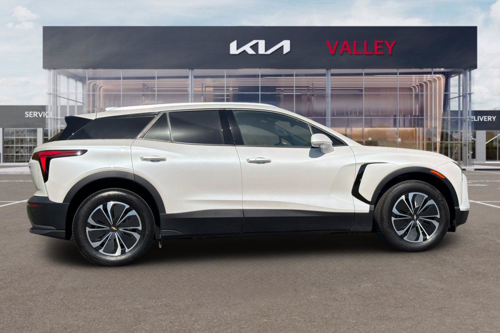 Used 2024 Chevrolet Blazer EV LT AWD/4WD image 3