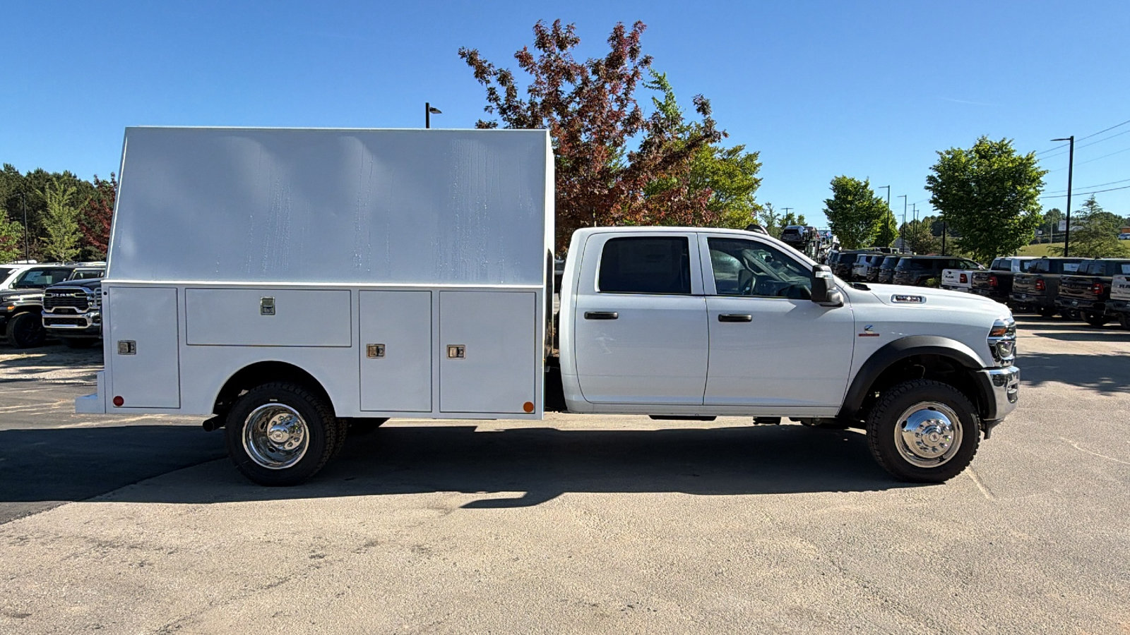 New 2026 RAM 5500 Tradesman w/ Chrome Appearance Group AWD/4WD image 7