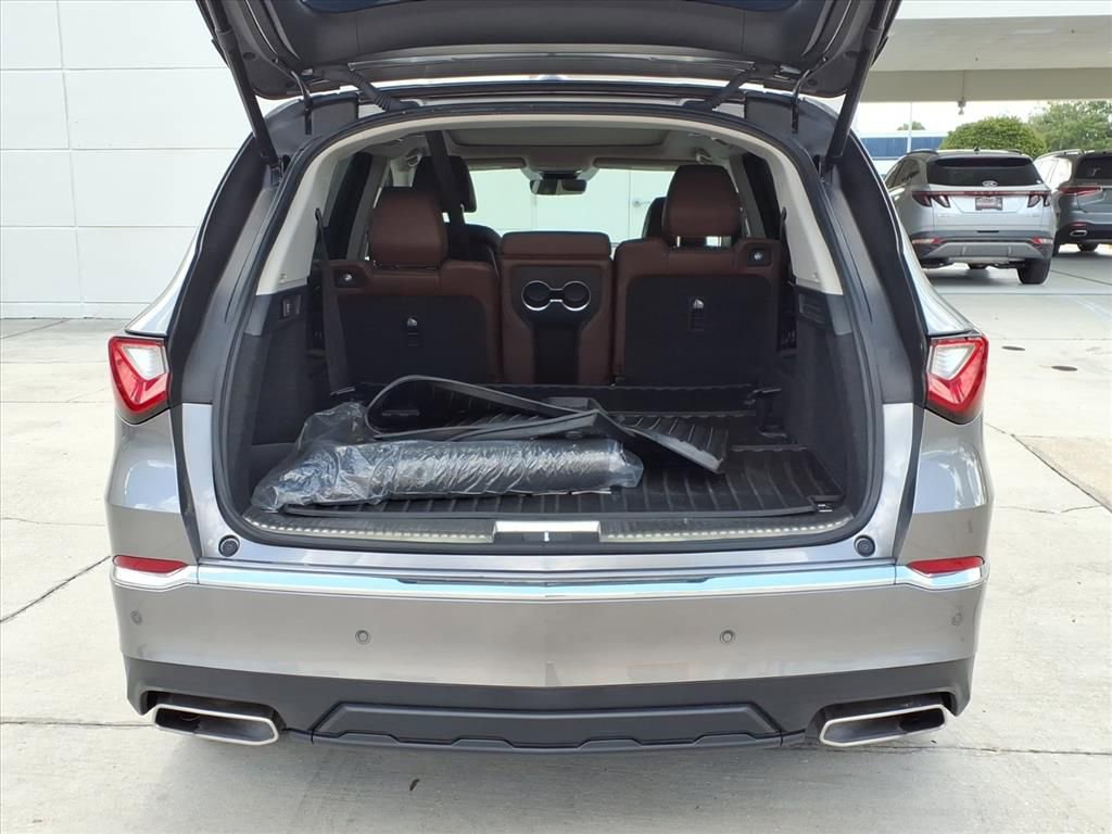 Used 2023 Acura MDX SH-AWD w/ Advance Package image 16