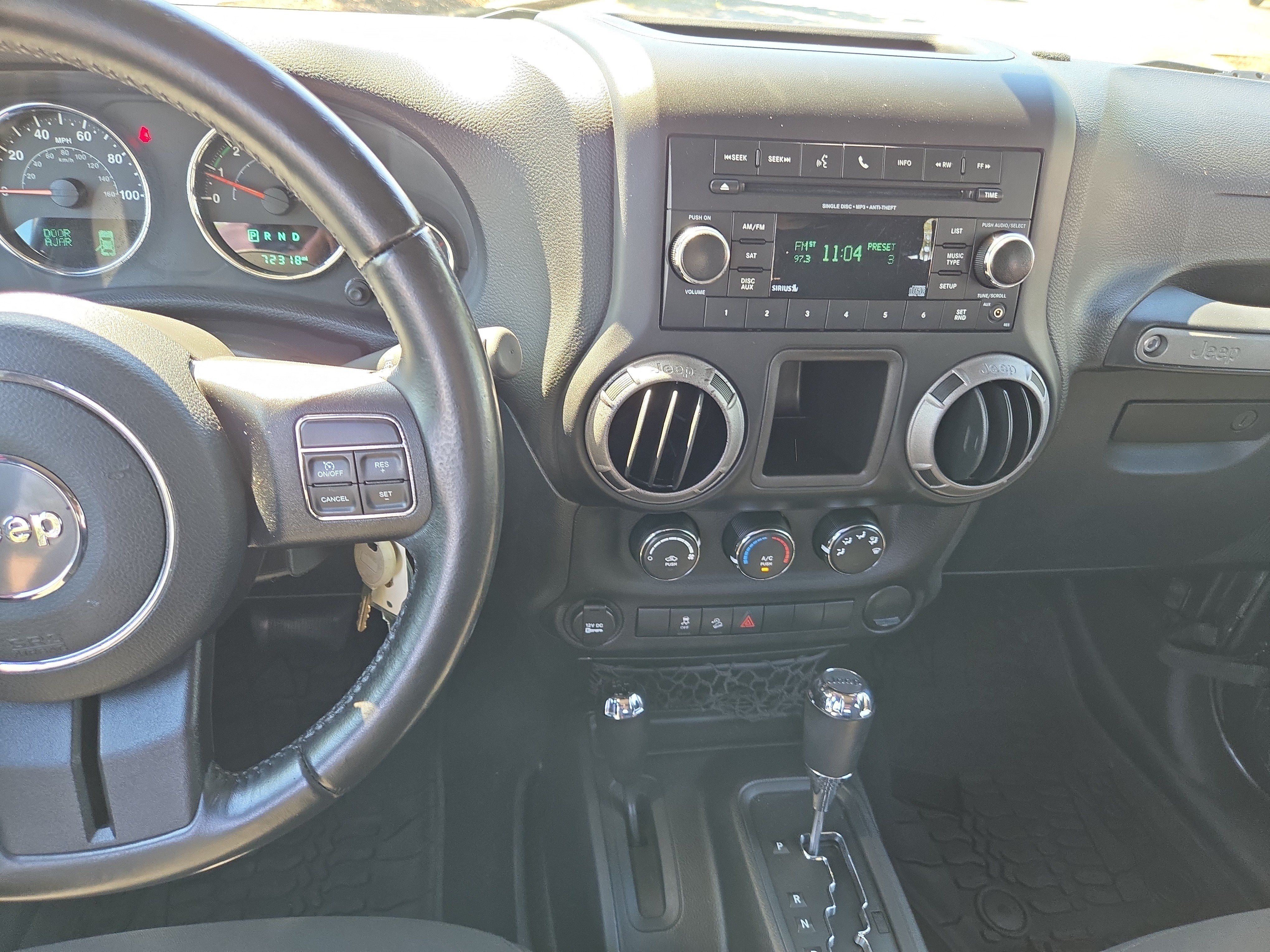 Used 2017 Jeep Wrangler Unlimited Sport w/ Connectivity Group AWD/4WD image 20