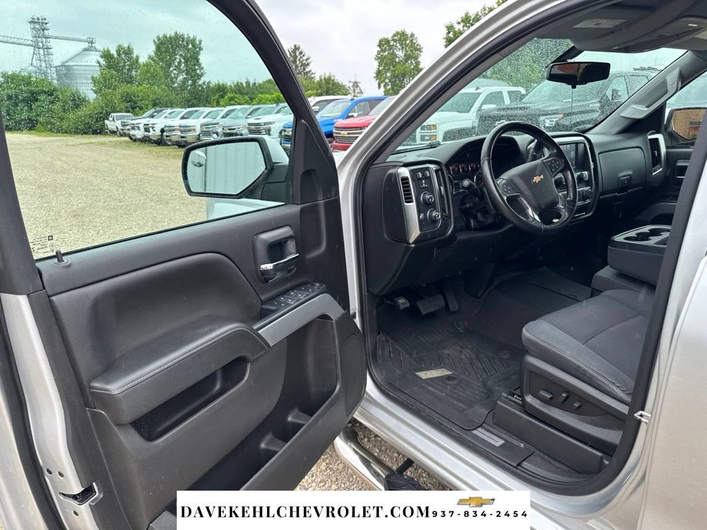 Used 2018 Chevrolet Silverado 1500 LT w/ All Star Edition AWD/4WD image 9