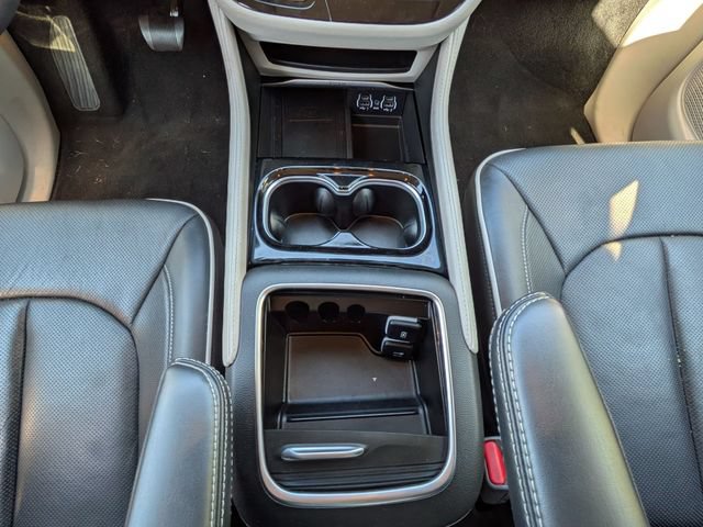 Certified 2022 Chrysler Pacifica Limited AWD/4WD image 20
