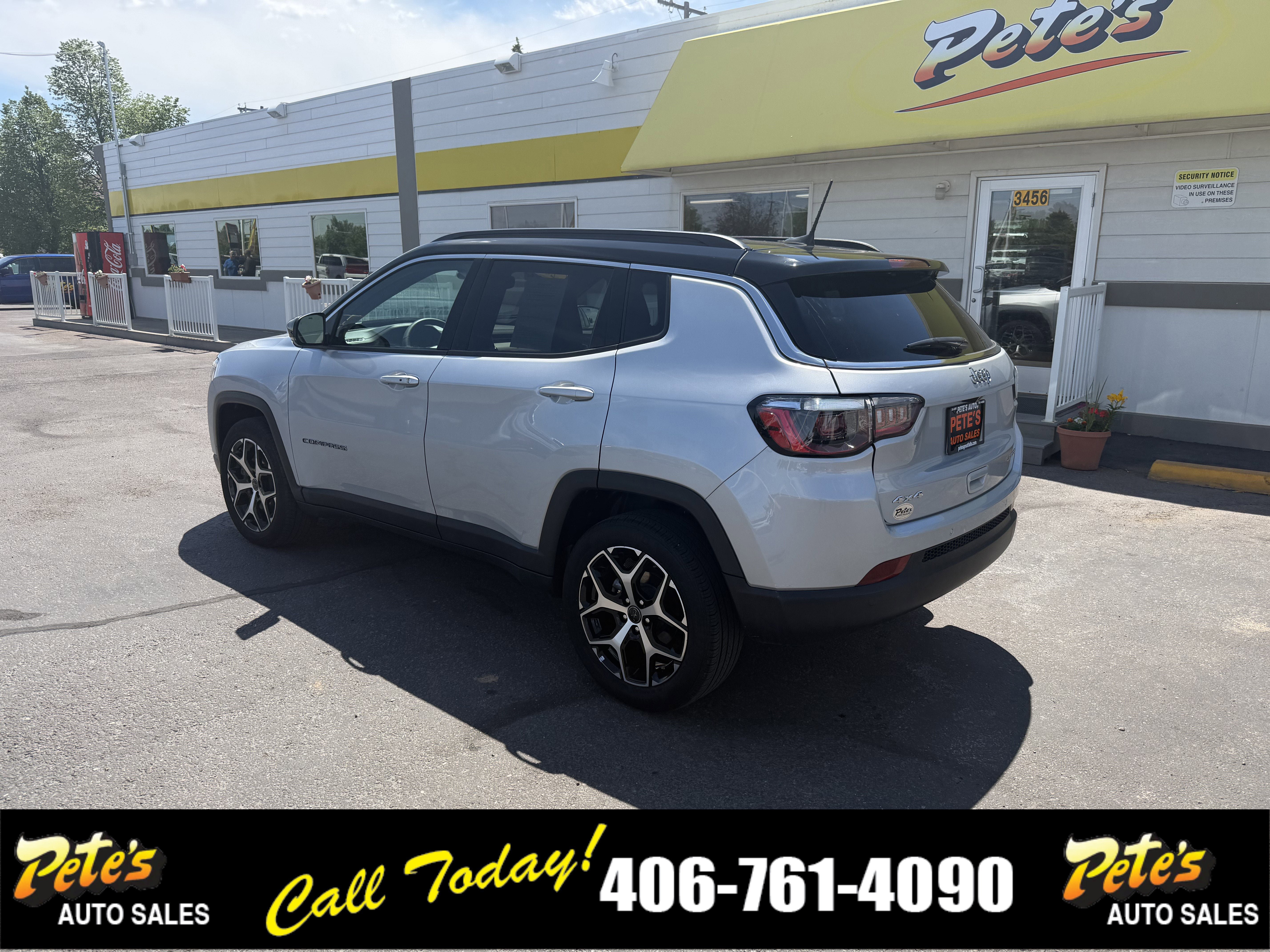Used 2025 Jeep Compass Limited AWD/4WD image 2