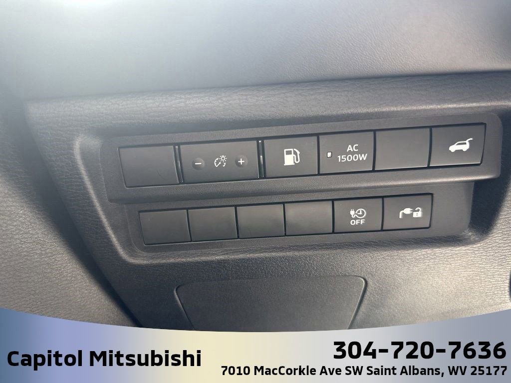 New 2025 Mitsubishi Outlander SEL image 25