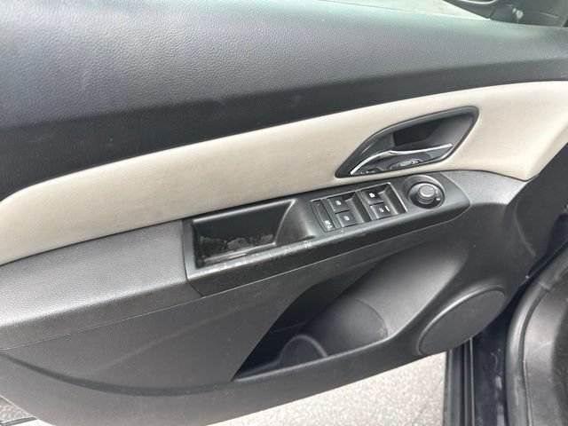 Used 2013 Chevrolet Cruze LS FWD image 23