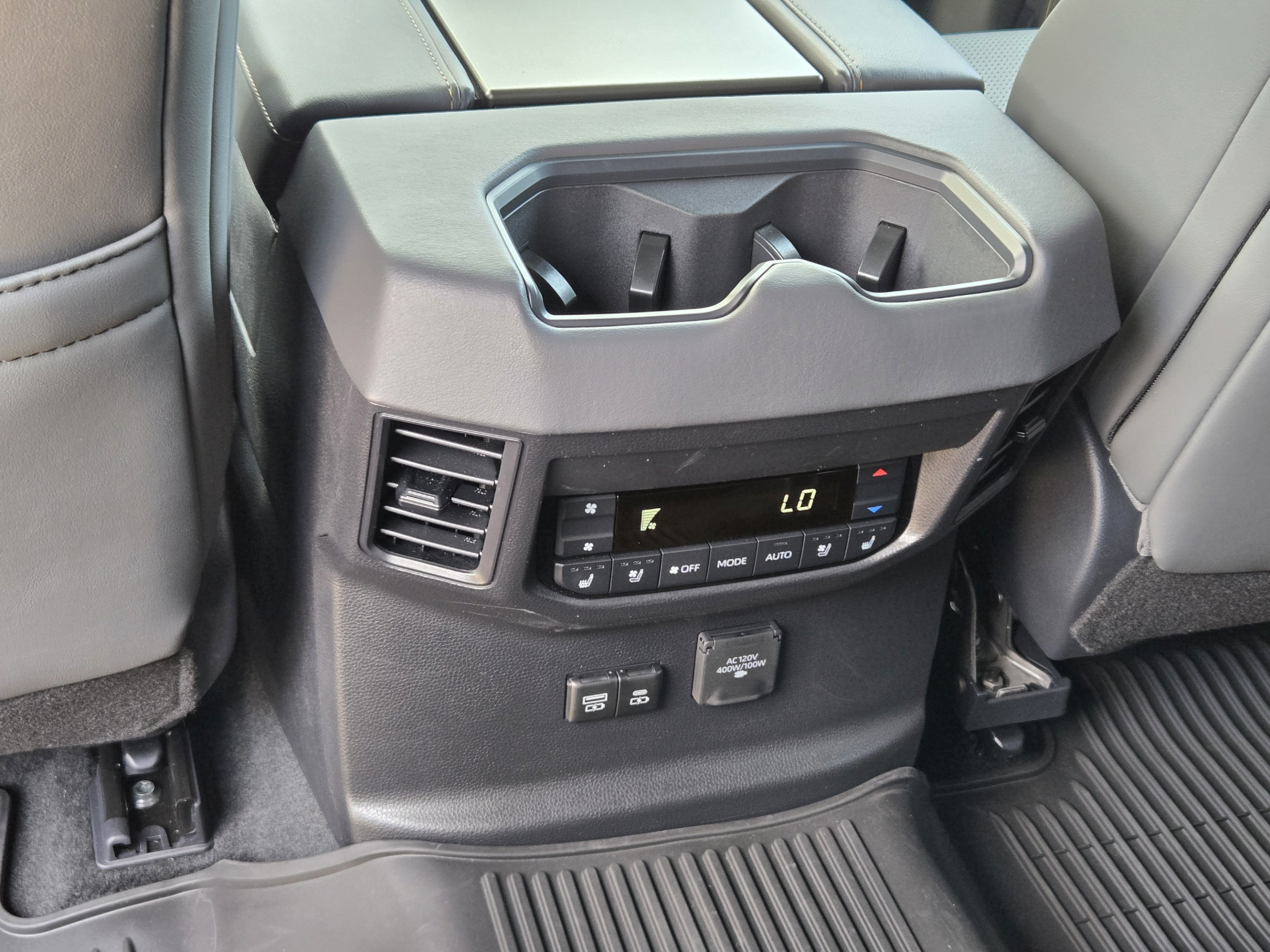 Used 2026 Toyota Sequoia Capstone w/ Tow Technology Package AWD/4WD image 27