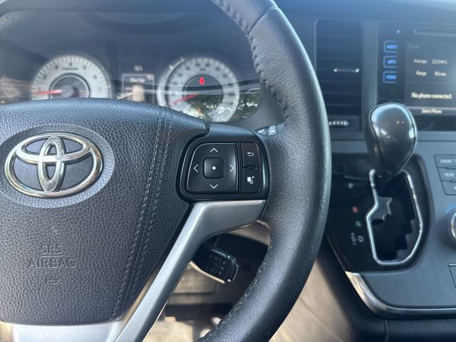 Used 2017 Toyota Sienna SE Premium FWD image 19
