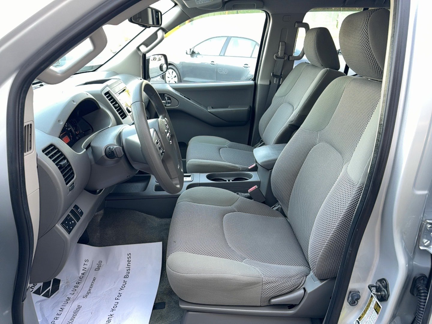 Used 2013 Nissan Frontier SV w/ SV Value Truck Pkg RWD image 6