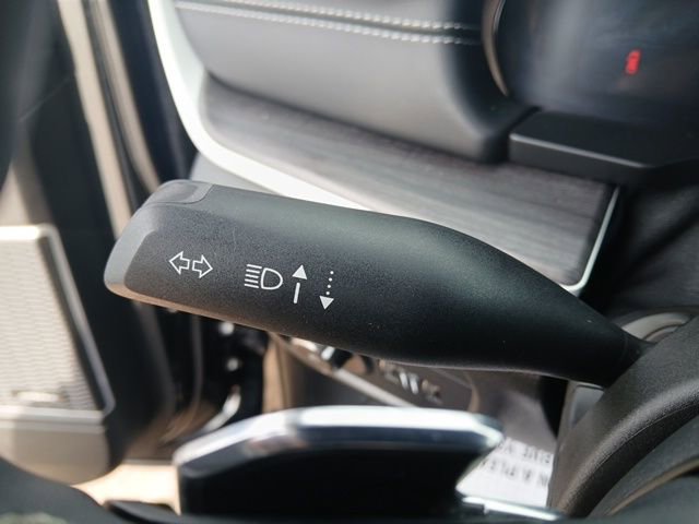 Used 2023 Jeep Grand Cherokee Limited w/ Black Appearance Package AWD/4WD image 18