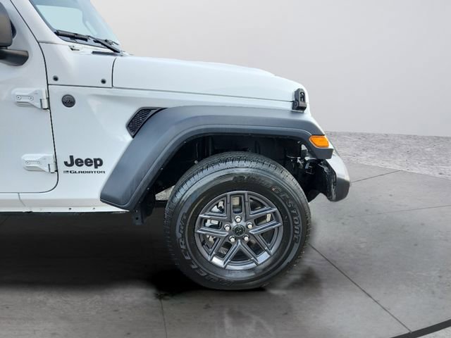 Used 2025 Jeep Gladiator Sport image 31