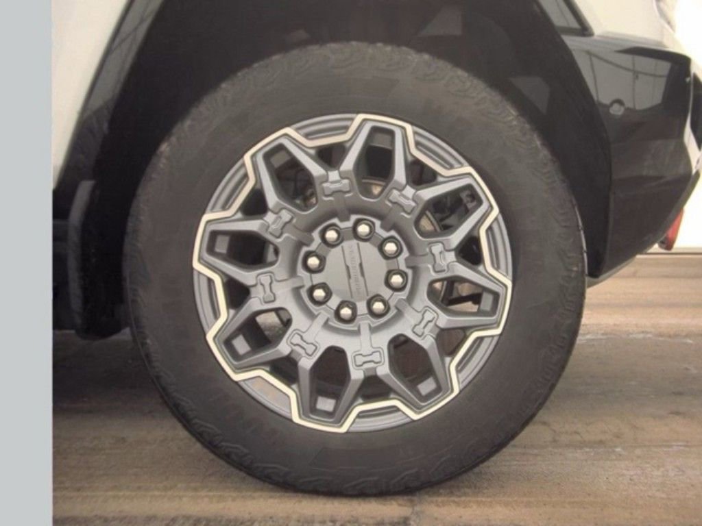 Used 2025 GMC Hummer EV 3X w/ LPO, Sport Package image 22