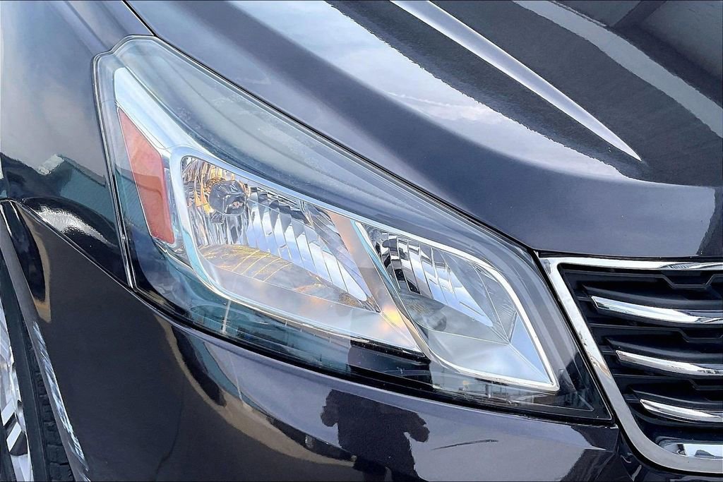 Used 2017 Chevrolet Traverse LT image 28