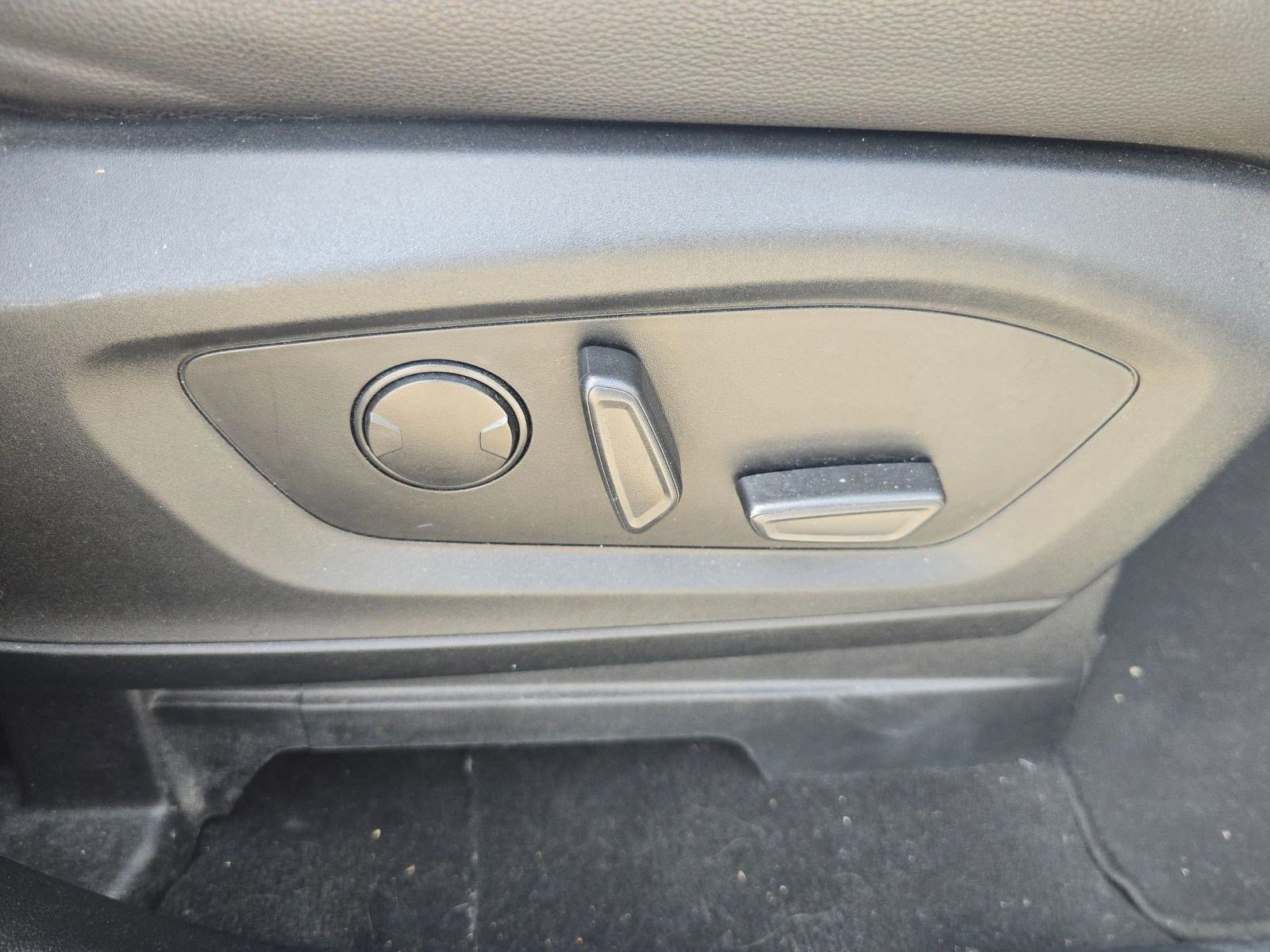 Used 2021 Ford Explorer Limited w/ Equipment Group 301A image 31