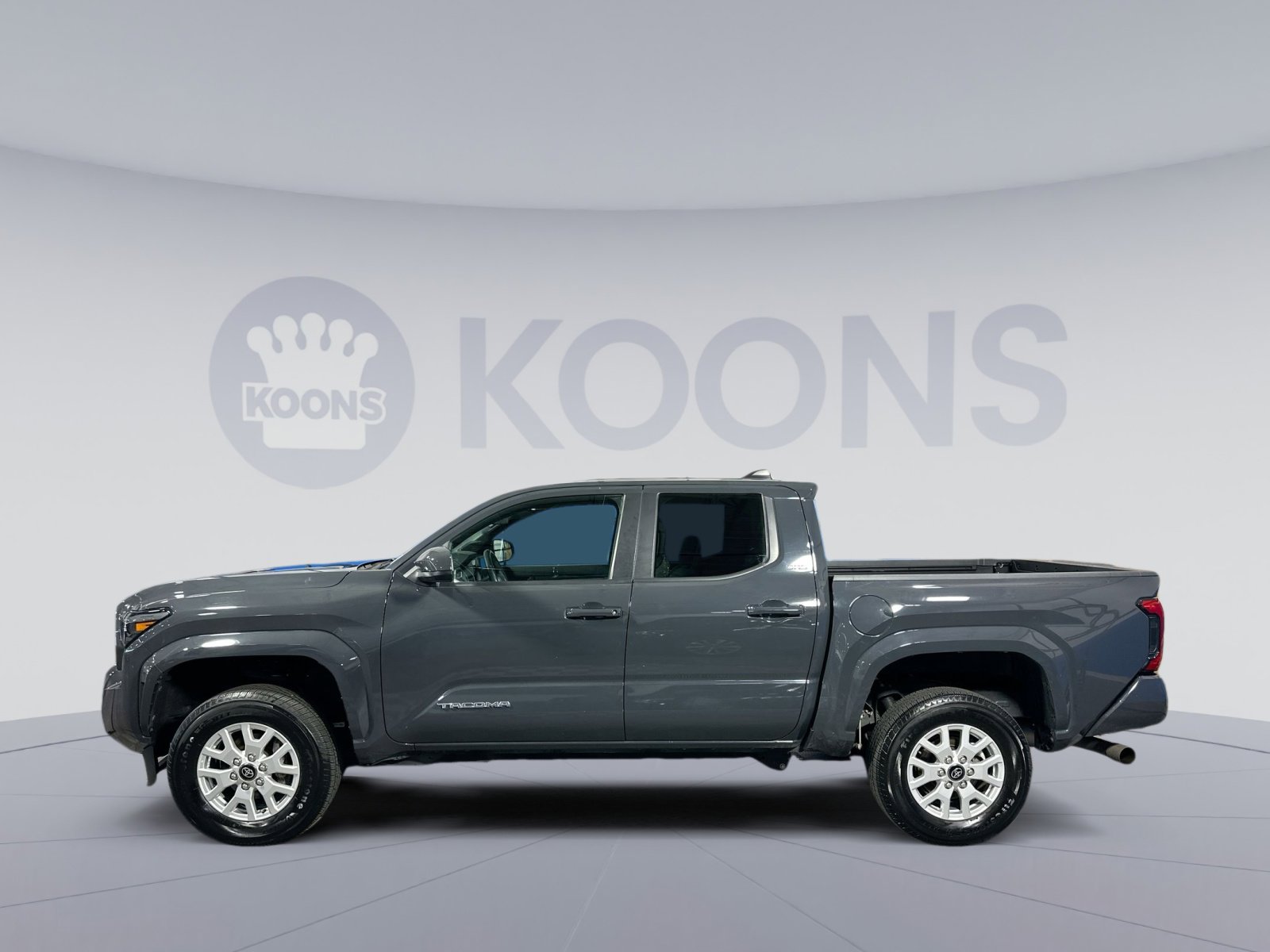 Used 2024 Toyota Tacoma SR5 image 2