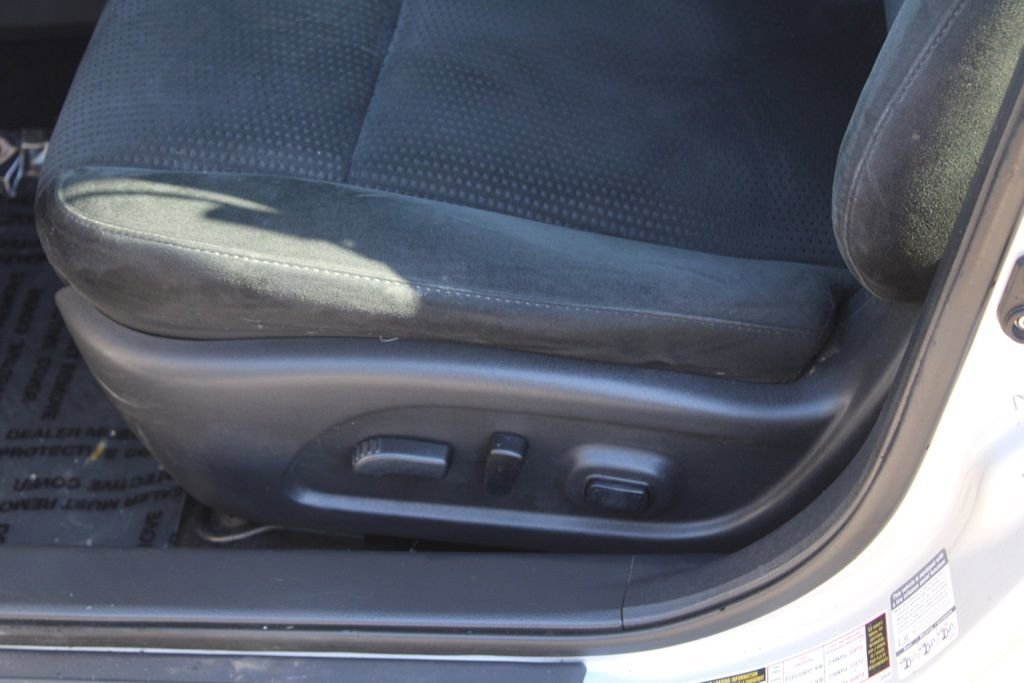 Used 2015 Nissan Altima 2.5 SV w/ Convenience Package image 16