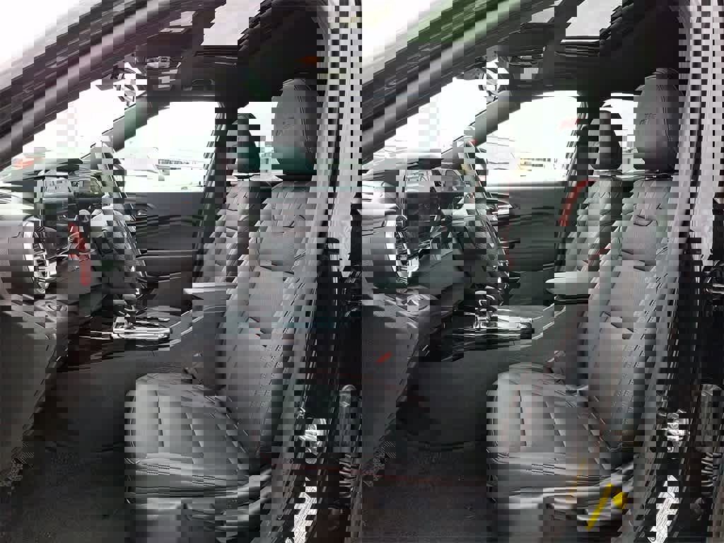 Used 2024 Chevrolet Trax RS w/ Sunroof Package image 12