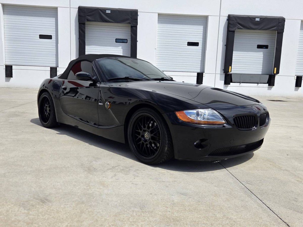 Used 2004 BMW Z4 3.0i RWD image 3
