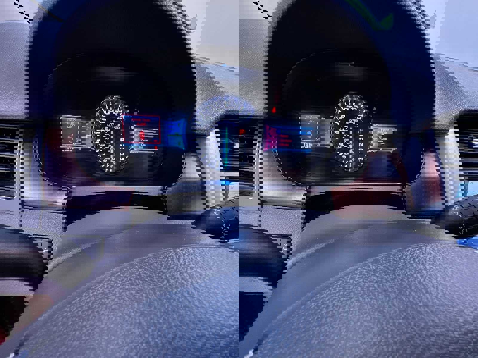 Used 2011 Ford Edge Limited image 21