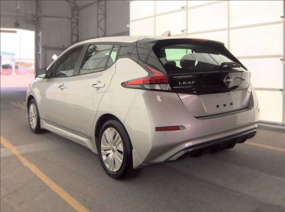 Used 2025 Nissan Leaf S FWD image 3