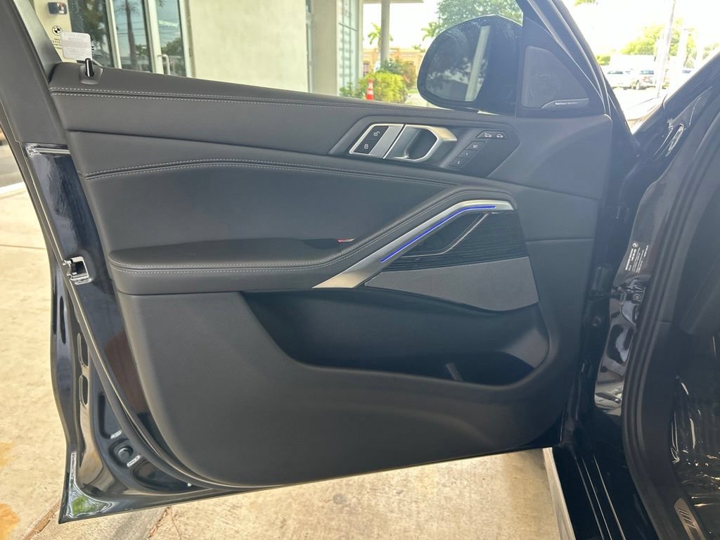Used 2026 BMW X6 xDrive40i AWD/4WD image 41