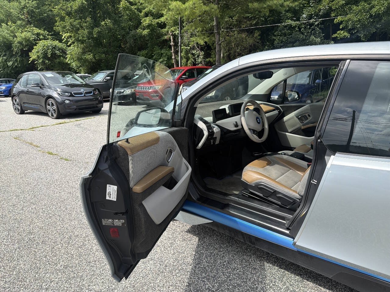 Used 2015 BMW i3 w/ Range Extender RWD image 11