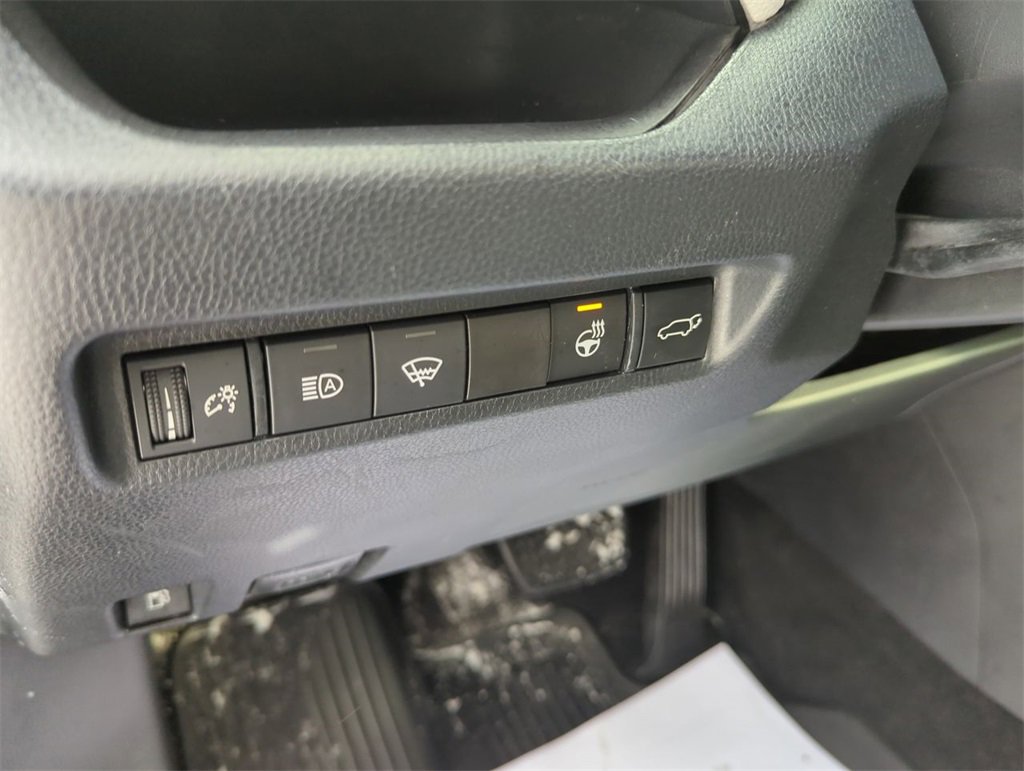 Used 2020 Toyota RAV4 XLE image 20