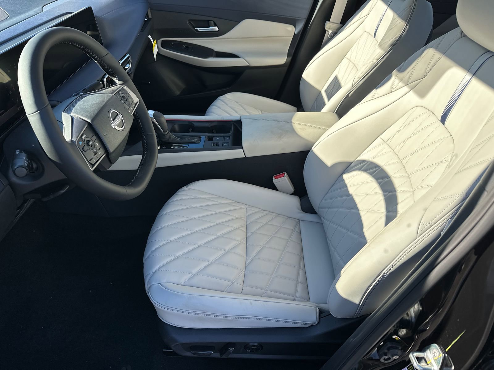 New 2026 Nissan Sentra SL w/ Floor Mat Package FWD image 9