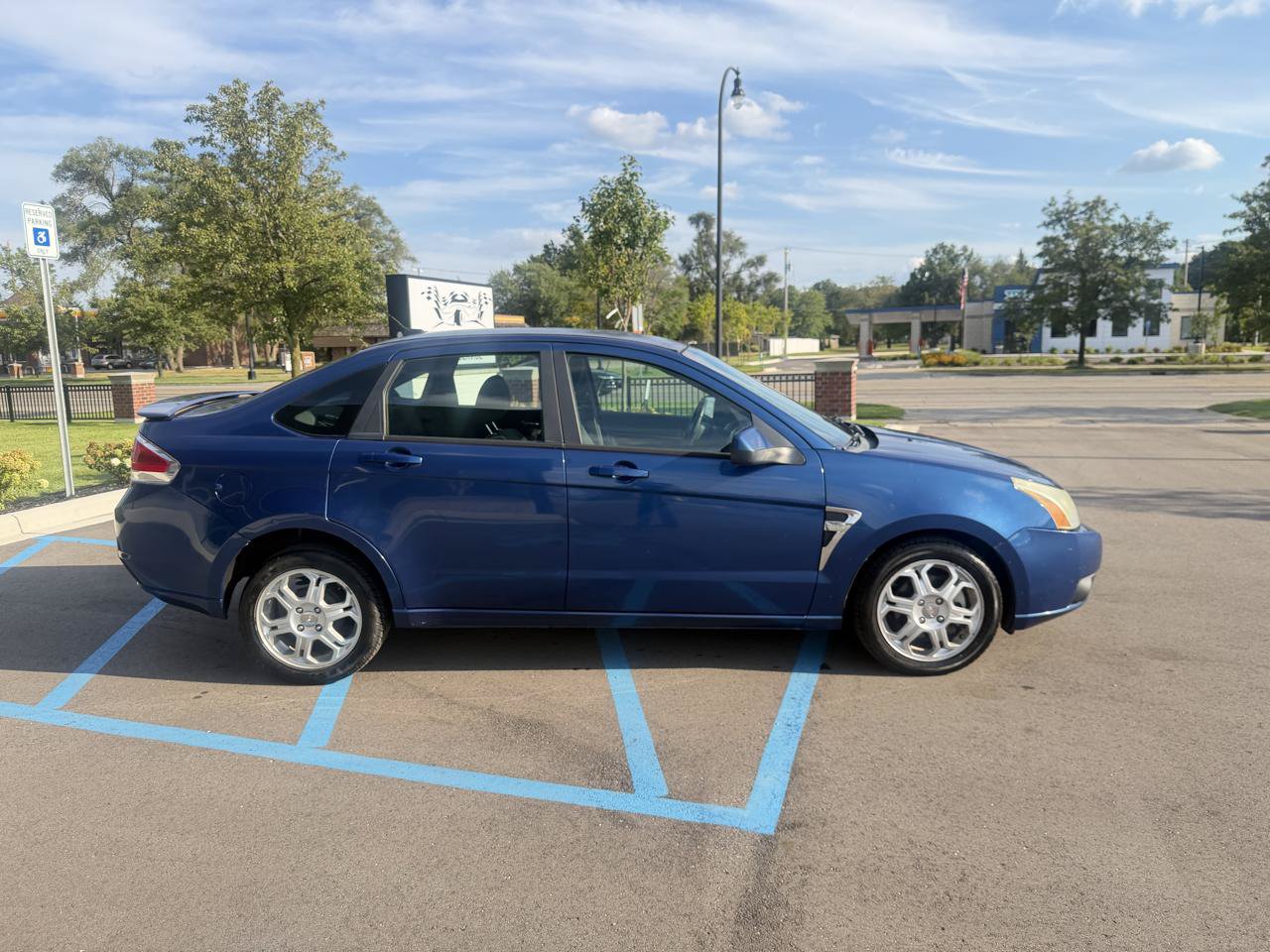 Used 2008 Ford Focus SES FWD image 4