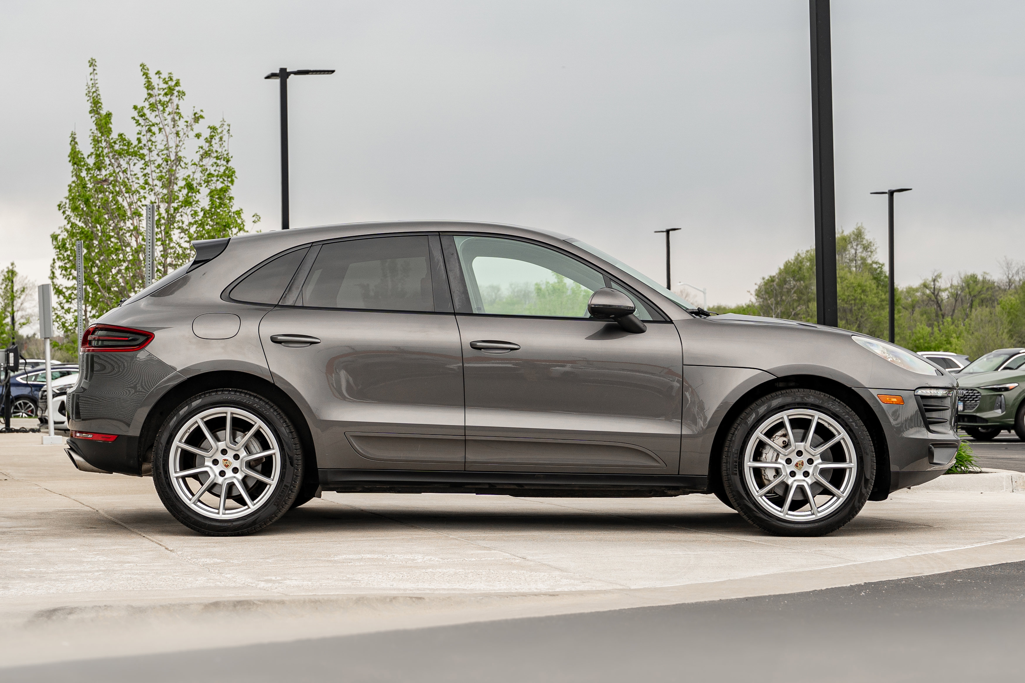 Used 2015 Porsche Macan S AWD/4WD image 3