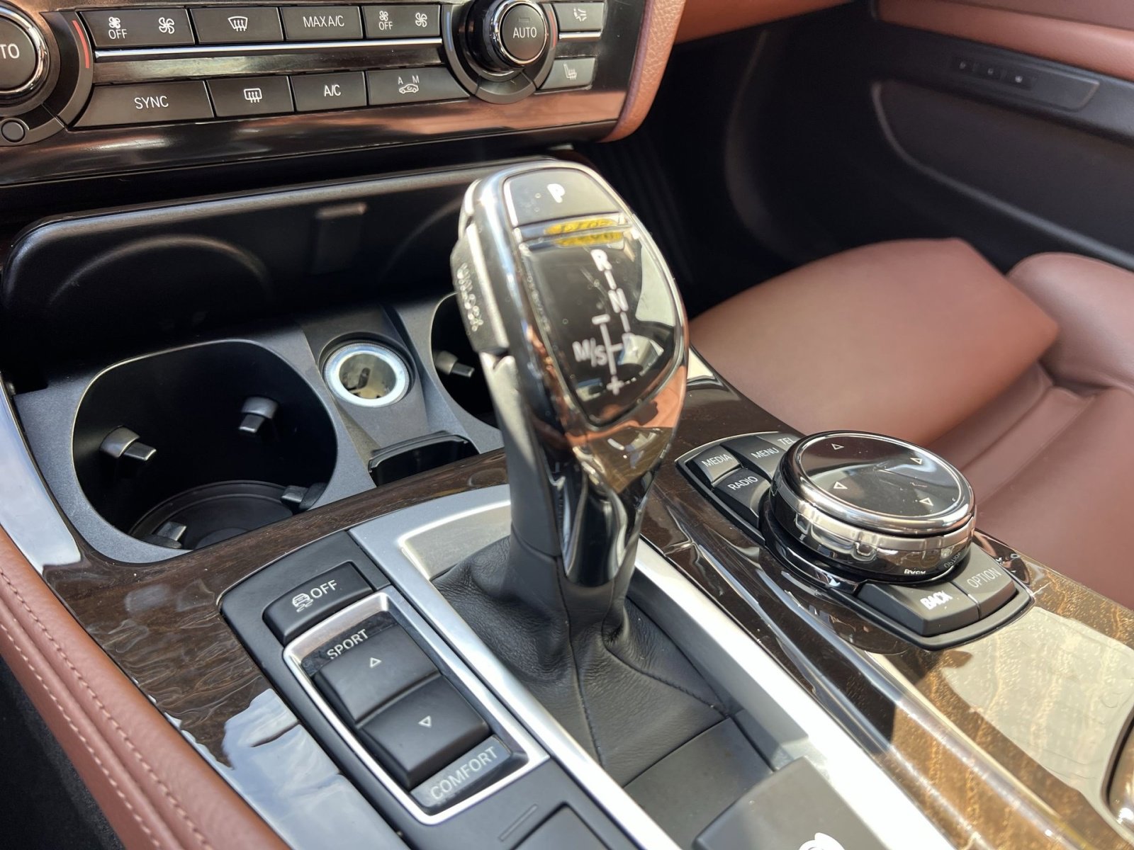 Used 2014 BMW 550i xDrive Sedan image 19