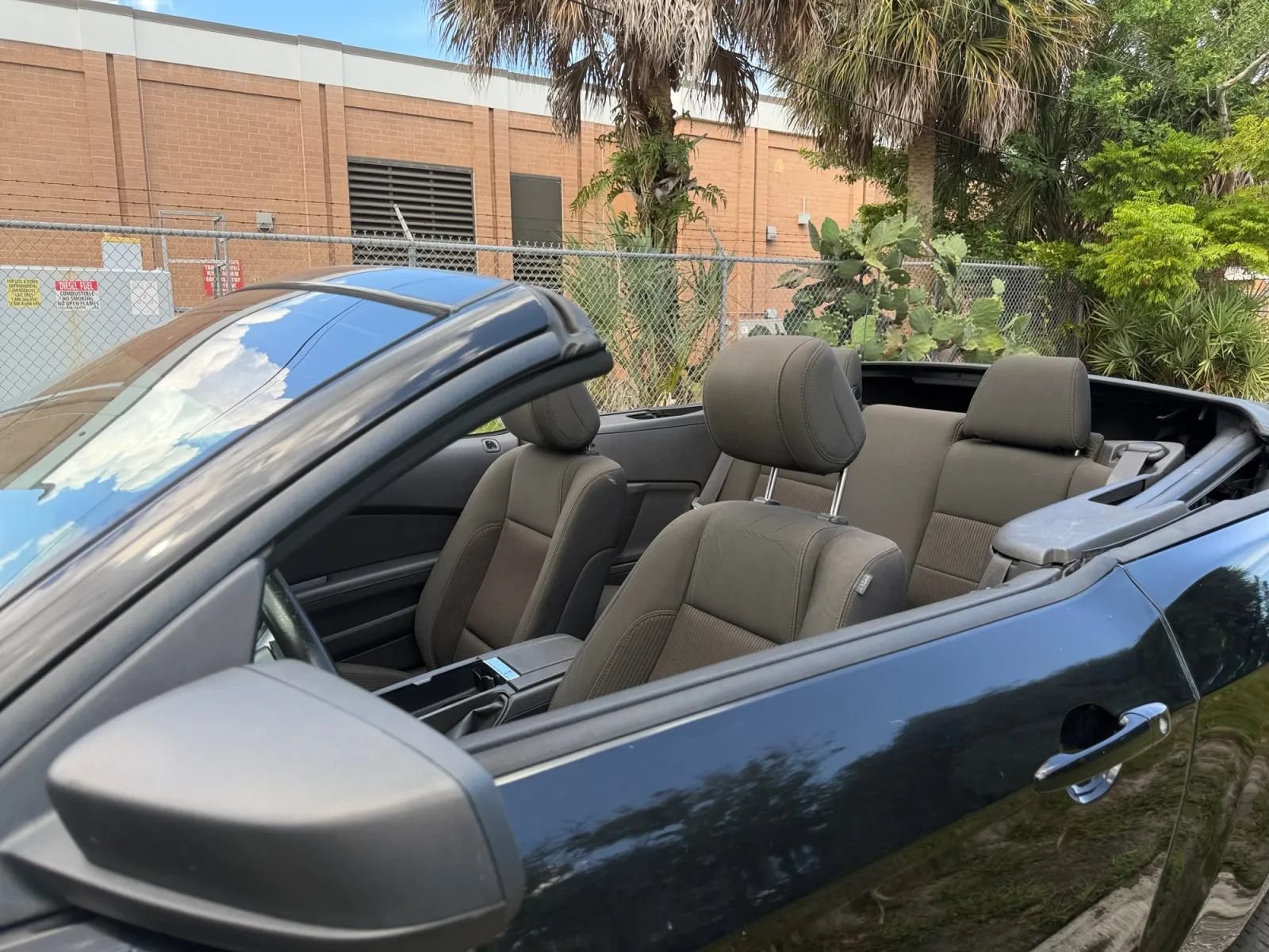 Used 2014 Ford Mustang Convertible RWD image 23