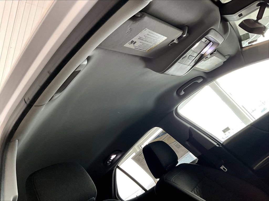 Used 2020 Chevrolet Equinox LT image 22