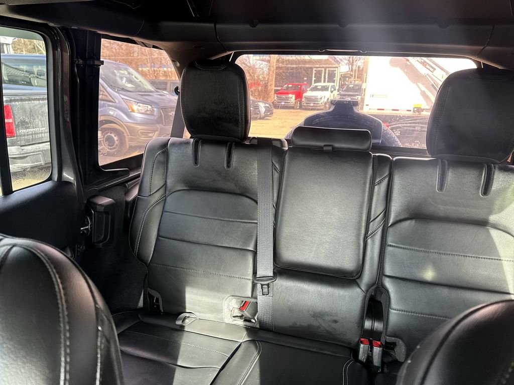 Used 2022 Jeep Wrangler Unlimited Sahara w/ Cold Weather Group image 23