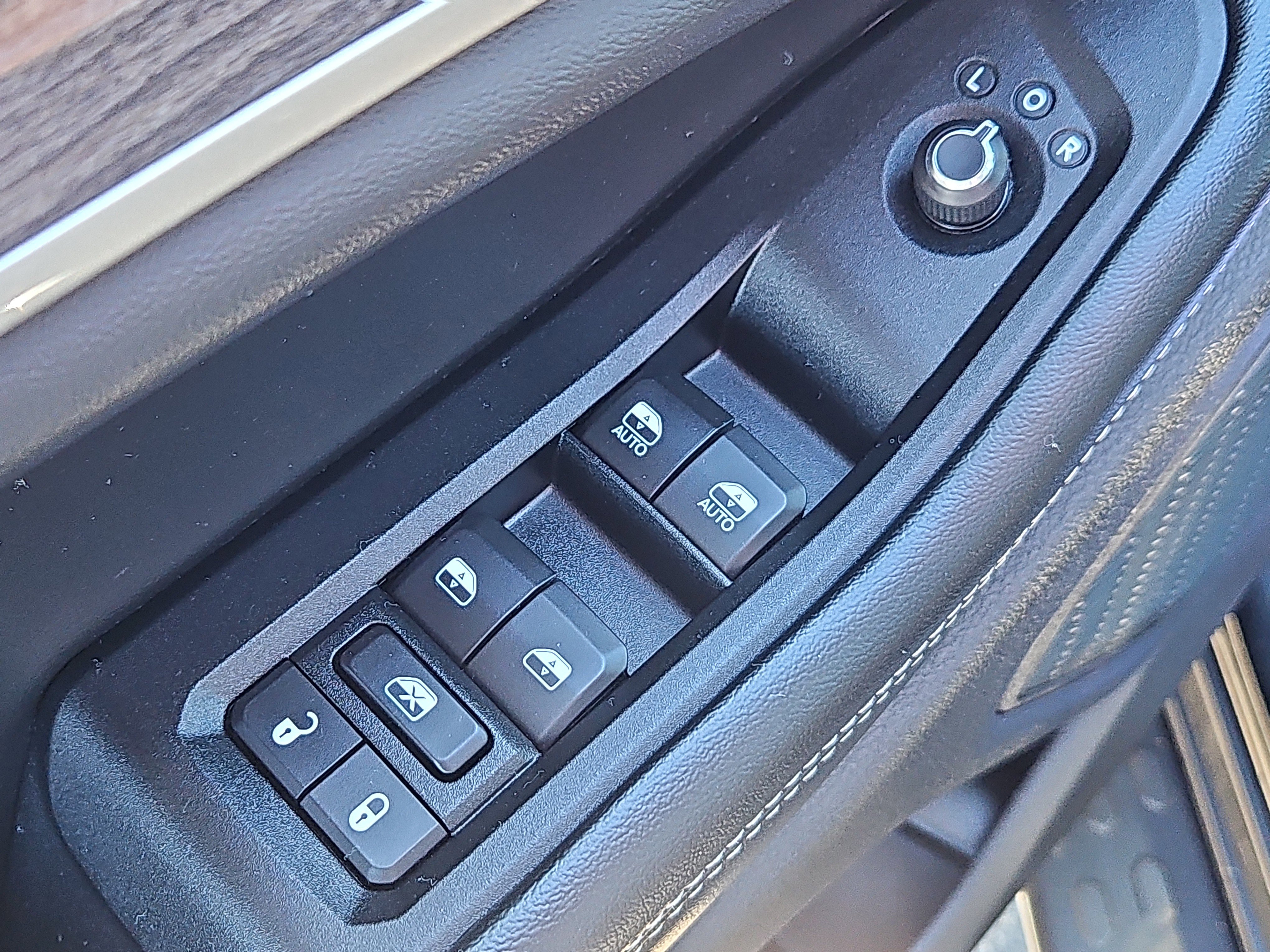 Used 2023 Jeep Grand Cherokee Limited w/ Luxury Tech Group II image 25