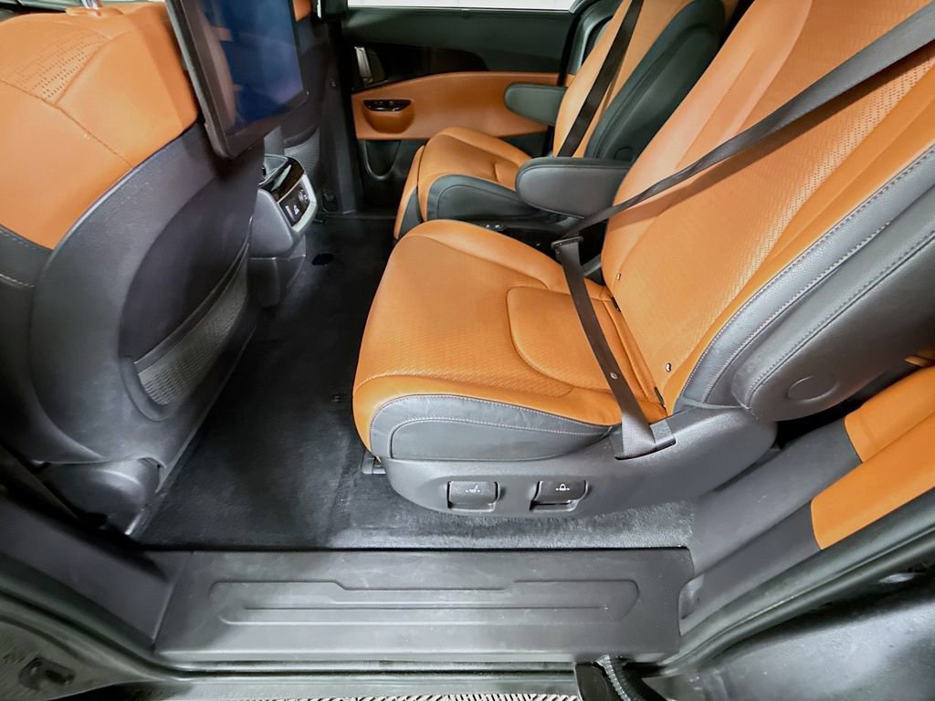 Used 2024 Kia Carnival SX Prestige image 30